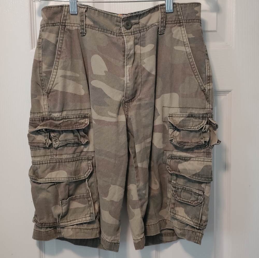 Ocean Pacific Faded Cotton Camouflage Cargo Shorts Size: 30